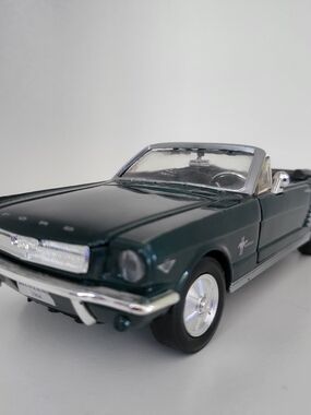 Ford Mustang Convertible Car - Dark Green